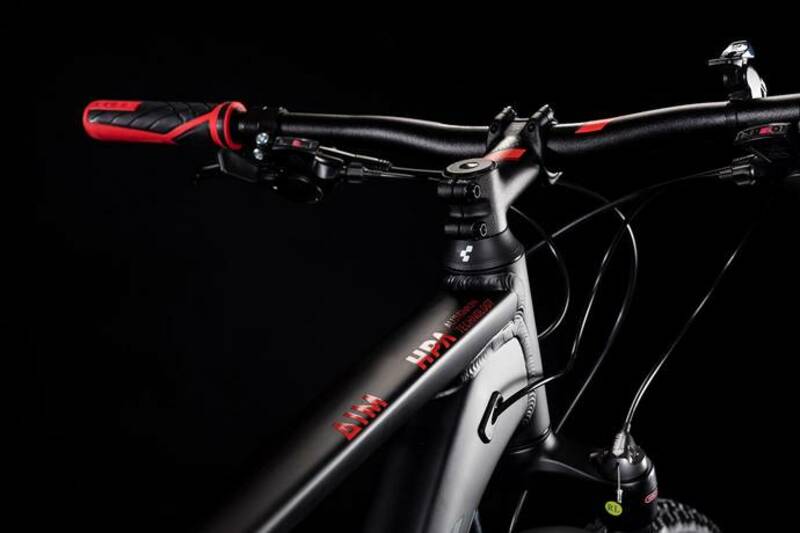 Cube horské kolo AIM RACE black red