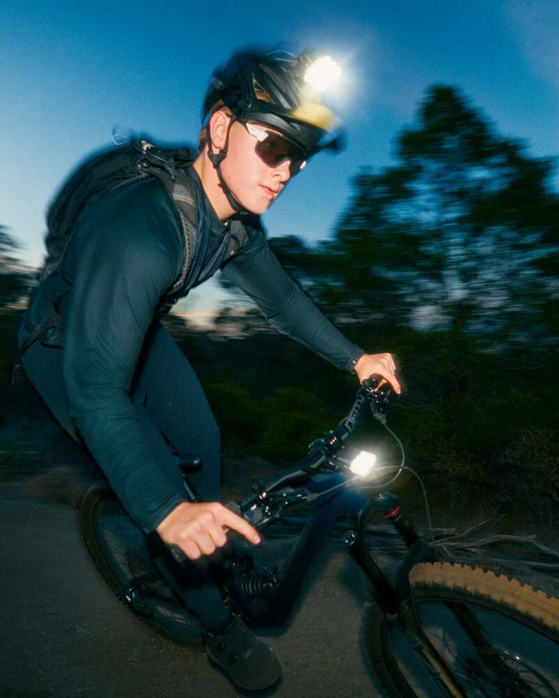 Knog přední světlo Blinder X 2300 lm + 10,000 mAh Battery